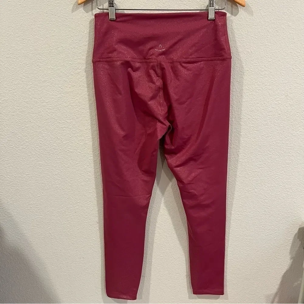 Beyond Yoga pink and gold sparkle high rise leggings size X-Large